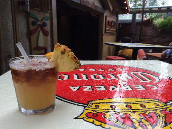 Oahu - Mai Tai at Arnold's Beach Bar in Waikiki