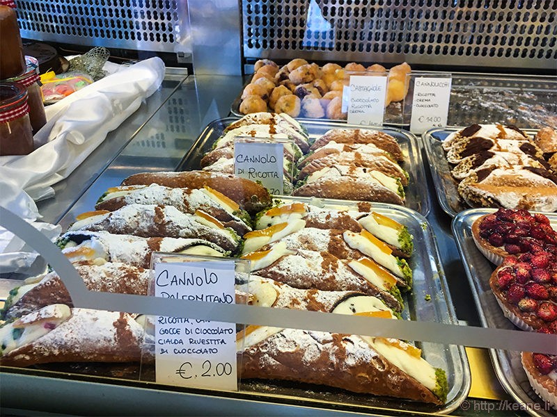 Cannoli at Antica Pasticceria Corsino in Palazzolo Acreide